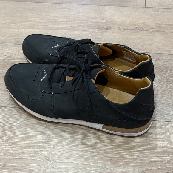 Men's Olukai Huaka’I LI US M12 Black and Tan Leather Sneakers - Picture 2 of 5